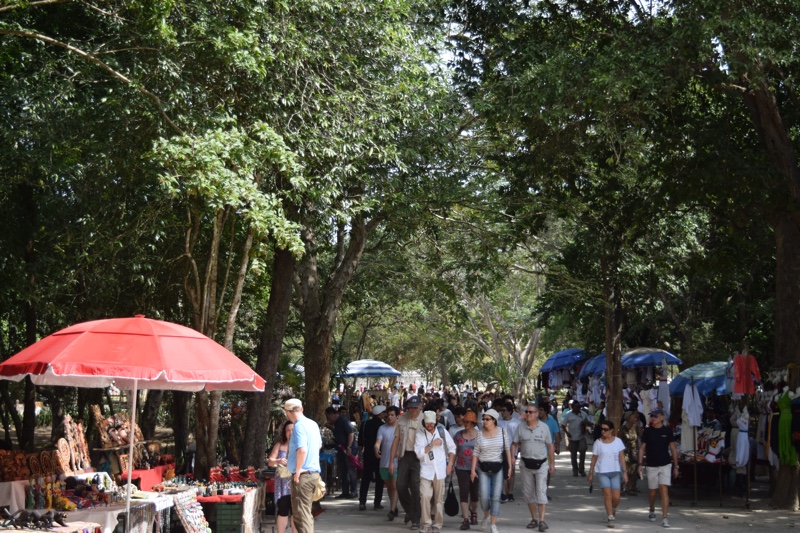 Vendors line every path in Chichén Itzá